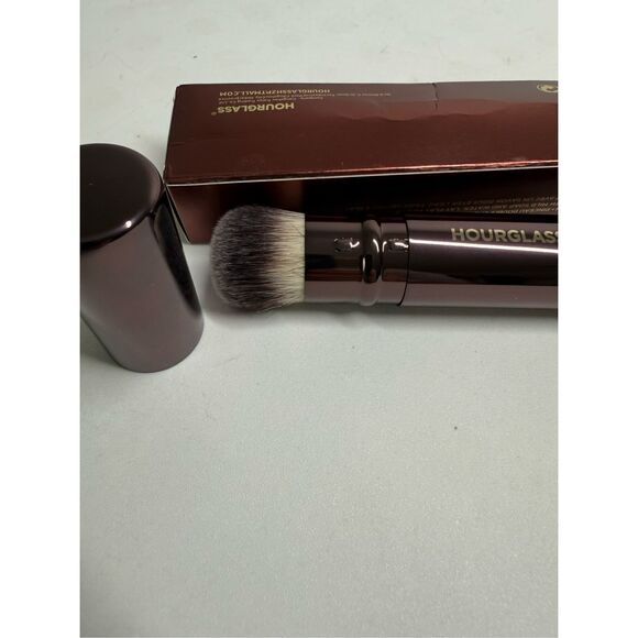 New Hourglass  Double Ended Complexion Brush See Description - Picture 6 of 12